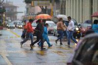 Xalapa Ver., 27 de marzo de 2015.- Ante la llegada del Frente Fro 43 se registran lluvias y neblina la tarde de este viernes en la capital del Estado. 