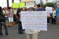 Xalapa, Ver., 31 de julio de 2015.- Enfermeras y ciudadanos marcharon hasta Enrquez para manifestarse en Plaza Lerdo en contra de la supuesta privatizacin del Sector Salud. 