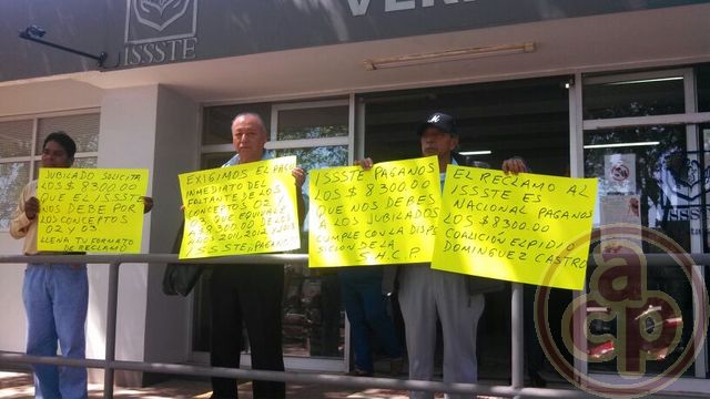 Protestan ante el ISSSTE jubilados y pensionados; exigen pago de ...