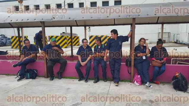 Personal de limpieza del Hospital de Coatza, en paro de labores por ...