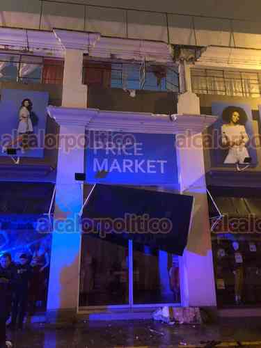 Albañil cae de azotea en tienda de ropa y sufre fractura, en Xalapa - Al  Calor Político