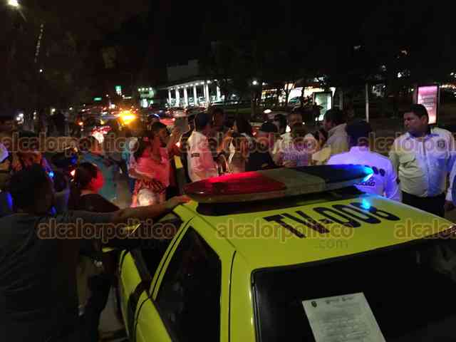 Taxista se pasa alto y atropella a adulto mayor, en el puerto de ...