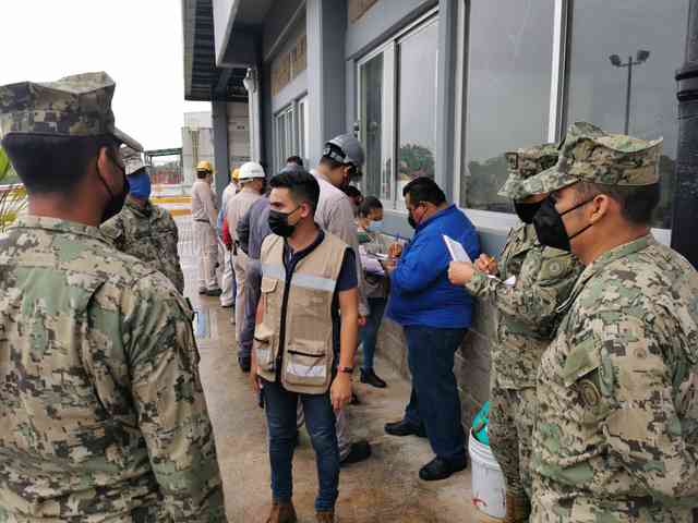 Vacunan contra COVID a personal de Refinería de Minatitlán - Vimarsana News