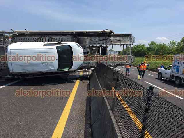 Volcadura de camión "nodriza" complica circulación en autopista Veracruz-Cardel - Vimarsana News