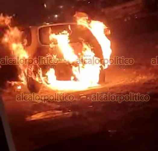 Se incendia auto Chevy en la colonia Revolución, en Xalapa - Al Calor ...