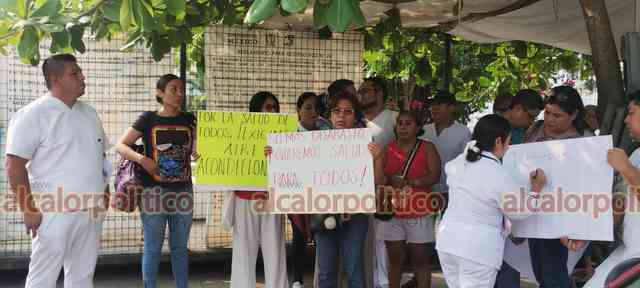 Protestan en Hospital del IMSS de Poza Rica por falta de insumos y ...