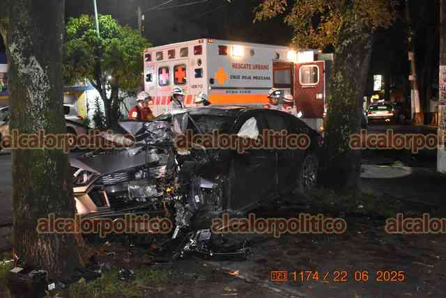 Brutal choque en la avenida Miguel Alemán deja 2 heridos, en Xalapa ...