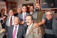 El gobernador Fidel Herrera con los caricaturistas. Nicanor, Beto Gato, Chocholito, el Tlacuilo, Adri�n y Job�n