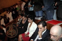 El precandidato priista a la gubernatura, Javier Duarte de Ochoa, se reuni� con personajes intelectuales del estado, dentro el foro intelectual �Veracruz y la cultura�, donde dijo que si gana las elecciones a Gobernador, construir� una nueva sala de arte y cultura para Xalapa.