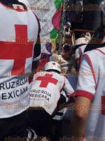 Veracruz, Ver., 26 de febrero de 2017.- La princesa infantil se desmay previo al inicio del Segundo Desfile de Carnaval, pero fue atendida por paramdicos de la Cruz Roja.