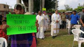 Coatzacoalcos, Ver., 1 de septiembre de 2018.- Por el Día del Migrante, este sábado la Pastoral de Movilidad Humana de la Diócesis de Coatzacoalcos celebró en el puente Avenida Uno, una misa, actividades culturales y recreativas para migrantes que pasan por este municipio.
