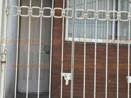 Xalapa, Ver. Im�genes tomadas a la casa donde fue rescatada una chica que estaba secuestrada, en la imagen se aprecia que hasta la ma�ana de este martes la Fiscal�a no hab�a acordonado el �rea.