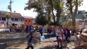 Xalapa, Ver., 15 de enero de 2022.- Con un largo de 560 metros, se rompió el récord de la “Rosca más grande de Veracruz”, evento organizado por Xante Turismo, Cultura y Sociedad, en el tradicional barrio de Xallitic. Más de 50 personas participaron en su elaboración.