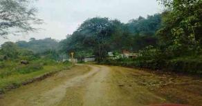 Xalapa, Ver., 28 de enero de 2022.- Lector comparte fotografías del mal estado del camino de la colonia Palenque. Solicita a las autoridades su intervención para que lo reparen.
