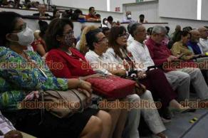 Xalapa, Ver., 15 de mayo de 2022.- Se llevó a cabo la conferencia magistral “Cultura y revolución en Cuba” impartida por Miguel Barnet Lanza a la cual asistieron senadores de MORENA y algunos funcionarios del Gobierno.
