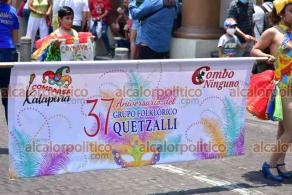 Xalapa, Ver., 22 de mayo de 2022.- En el marco del Domingo Familiar desfiló la Comparsa Xalapeña por el 30 aniversario del grupo folklórico Quetzalli en el centro de la ciudad.
