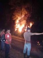 Ixhuacán de los Reyes, Ver.,  22 de mayo de 2022.- Otro incendio forestal desató alarma en este municipio. Pobladores tuvieron que protestar para exigir a las autoridades atender el siniestro.