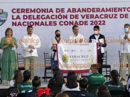 Boca del Río, Ver., 23 de mayo 2022.- El gobernador Cuitláhuac García Jiménez, asistió a la Arena Veracruz, donde se realizó la ceremonia de abanderamiento de la delegación de Veracruz que participará en los juegos nacionales CONADE 2022, el cual se desarrollará en la zona norte del país.