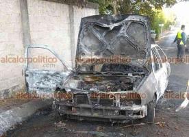 Coacoatzintla, Ver., 24 de mayo de 2022.- Auto particular fue consumido por incendio, la mañana de este martes, cuando circulaba sobre la carretera Banderilla-Naolinco, a unos metros de la desviación a San Pablo Coapan. No se reportaron lesionados.