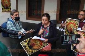Xalapa, Ver., 26 de septiembre de 2022.- Al cumplirse 8 años del caso Ayotzinapa, activistas y estudiantes se manifestaron en Palacio de Gobierno, para exigir justicia para los 43 normalistas desaparecidos.