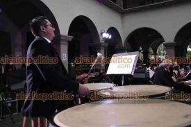 Xalapa, Ver., 1 de octubre de 2022.- Gran afluencia en el concierto de la Orquesta Universitaria de Música Popular en el patio Central de Palacio Municipal, la noche de este sábado.