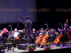 Xalapa, Ver., 27 de noviembre de 2022.- Como parte del Festival Xalapa y su Cultura, la tarde de este domingo se presentó la Orquesta Sinfónica Infantil y Juvenil de Banderilla en el auditorio del IMAC