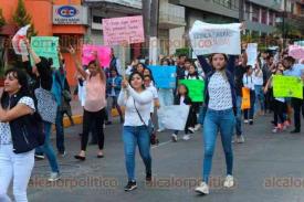 Xalapa, Ver., 28 de noviembre de 2022.- Como parte del Día Nacional de las Personas Sordas, activistas marcharon del Teatro del Estado a Plaza Lerdo. Exigen trabajo digno para las personas con dicha discapacidad.