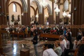 Xalapa, Ver., 26 de marzo de 2023.- El arzobispo de Xalapa, Jorge Patrón Wong, ofició la misa dominical en la Catedral, en donde pidió por todas las mujeres embarazadas.