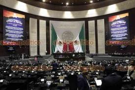 Ciudad de México, 28 de marzo de 2023.- En la Cámara de Diputados se guardó un minuto de silencio en memoria a los migrantes fallecidos en un incendio en un Centro del INM en Ciudad de Juárez. La sesión fue semipresencial. 
