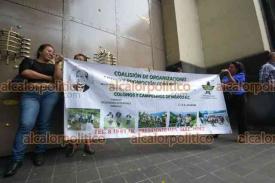 Xalapa, Ver., 31 de mayo de 2023.- Integrantes del Frente Renovador de la Esperanza Social bloquearon la entrada al estacionamiento de Palacio de Gobierno, por la falta de entrega de láminas y material para viviendas.