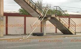 Coatzacoalcos, Ver., 3 de diciembre de 2023.- Los puentes peatonales que serán rehabilitados están ubicados frente a la Escuela Secundaria Técnica 96, al ITESCO y la ETI 143, en la colonia Gaviotas.