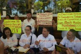 Xalapa, Ver., 27 de febrero de 2024.- Trabajadores de SEDARPA se manifiestan en contra del coordinador Alberto Montes, a quien acusan de corrupción y acoso laboral.