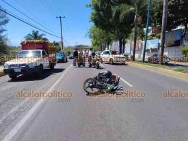 Xalapa, Ver., 27 de febrero de 2024.- Un motociclista chocó contra una camioneta que le realizó corte de circulación sobre Circuito Presidentes, a la altura del puente Murillo Vidal. No hubo lesionados.