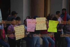 Xalapa, Ver., 28 de febrero de 2024.- Integrantes del Movimiento Antorchista protestaron por los años que llevan sin agua en diferentes colonias de la Capital.
