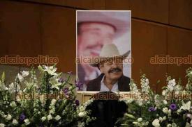 Ciudad de México, 28 de febrero de 2024.- La Cámara Alta rindió homenaje póstumo al político y exsenador Armando Guadiana Tijerina, ante familiares, amigos y legisladores.
