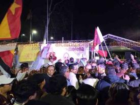 Xalapa, Ver., 1° de marzo de 2024.- En el parque Juárez, militantes morenistas acompañaron a Claudia Tello en su arranque de campaña como candidata a la segunda fórmula para el Senado.
