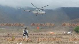 Acultzingo, Ver., 28 de marzo de 2024.- En la zona del cerro del Xochio, dos helicpteros, uno de Guardia Nacional y el otro de MARINA, ya trabajan en el combate areo contra los incendios en la zona Nogales-Maltrata-Acultzingo.
