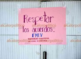 Xalapa, Ver., 29 de abril de 2024.- El sindicato Fraternidad Magisterial del Estado de Veracruz tambin tom las oficinas de la Subdireccin de Escuelas Secundarias Estatales.
