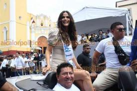 Xalapa, Ver., 1 de mayo de 2024.- La conductora, modelo y actriz Marisol Gonzlez tambin particip en el desfile del Da del Trabajo, trada por una empresa de pinturas.
