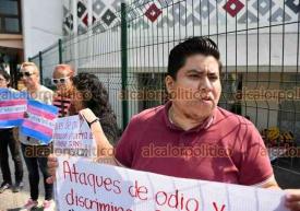 Xalapa, Ver., 2 de mayo de 2024.- Hombre trans, empleado de la Secretara de Seguridad Pblica (SSP), se manifest frente a la Contralora del Estado, donde denunci acoso por parte de trabajadores de la dependencia.
