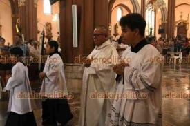 Xalapa, Ver., 12 de mayo de 2024.- En ausencia del arzobispo Carlos Patrn Wong, el prroco de la Catedral, Jos Ignacio Barrera Murrieta, ofici la misa dominical del medioda.
