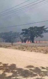 San Juan Evangelista, Ver., 17 de mayo de 2024.- Urgen ayuda para sofocar incendio de pastizal en localidades Las Carolinas y Villa Juanita. 