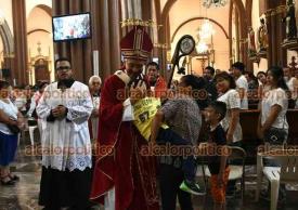 Xalapa, Ver., 19 de mayo de 2024.- El arzobispo de Xalapa, Jorge Carlos Patrn Wong, ofici la misa dominical en Catedral.
