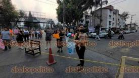 Xalapa, Ver., 31 de mayo de 2024.- Vecinos de Agua Santa bloquean la circulacin de la avenida Lzaro Crdenas con direccin a Banderilla, denuncian falta de agua.
