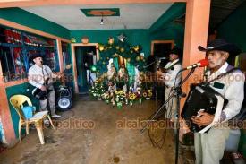 Emiliano Zapata, Ver., 28 de octubre de 2025.- Cientos de familias se reunieron este martes en la comunidad de El Guayabo, municipio de Emiliano Zapata, para celebrar en su día a San Judas Tadeo, el patrón de las causas difíciles y desesperadas