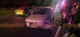 Banderilla, Ver., 7 de noviembre de 2025.- La noche de este viernes se registró un accidente luego de que un conductor perdiera el control de su vehículo sobre el bulevar Xalapa-Banderilla, a la altura de La Calera; no hubo heridos.