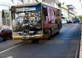 Xalapa, Ver., 12 de noviembre de 2025.- Este mircoles se vio circular por el centro de la Capital uno de los nuevos autobses ?Ula?, con ruta FOVISSSTE-San Bruno.