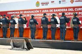 Emiliano Zapata, Ver., 3 de diciembre de 2025- En el CEIS, la gobernadora Roco Nahle encabez la ceremonia de graduacin y jura de bandera del ?Curso de Formacin Inicial para Polica de Proximidad Estatal, Municipal y Polica Penitenciario?.