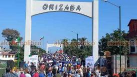 Orizaba, Ver., 4 de diciembre de 2025.- En el nuevo puente ?El Molino? durante todo el fin de semana todava no habr paso para vehculos a fin de que la gente con toda tranquilidad pueda conocerlo.
