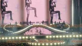 Ciudad de Mxico, 6 de diciembre de 2025.- La cantante Dua Lipa ofreci la noche del viernes su ltimo show en la capital del pas. Tras haber iniciado en Singapur su gira de conciertos en noviembre de 2024, la londinense concluy su ?Radical Optimism Tour? ante ms de 60 mil personas en el estadio GNP. 